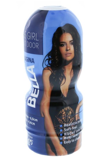 BELLA - Dívka od vedle